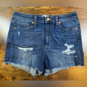 Universal Thread Distressed Denim Midi Shorts size8 like brand new